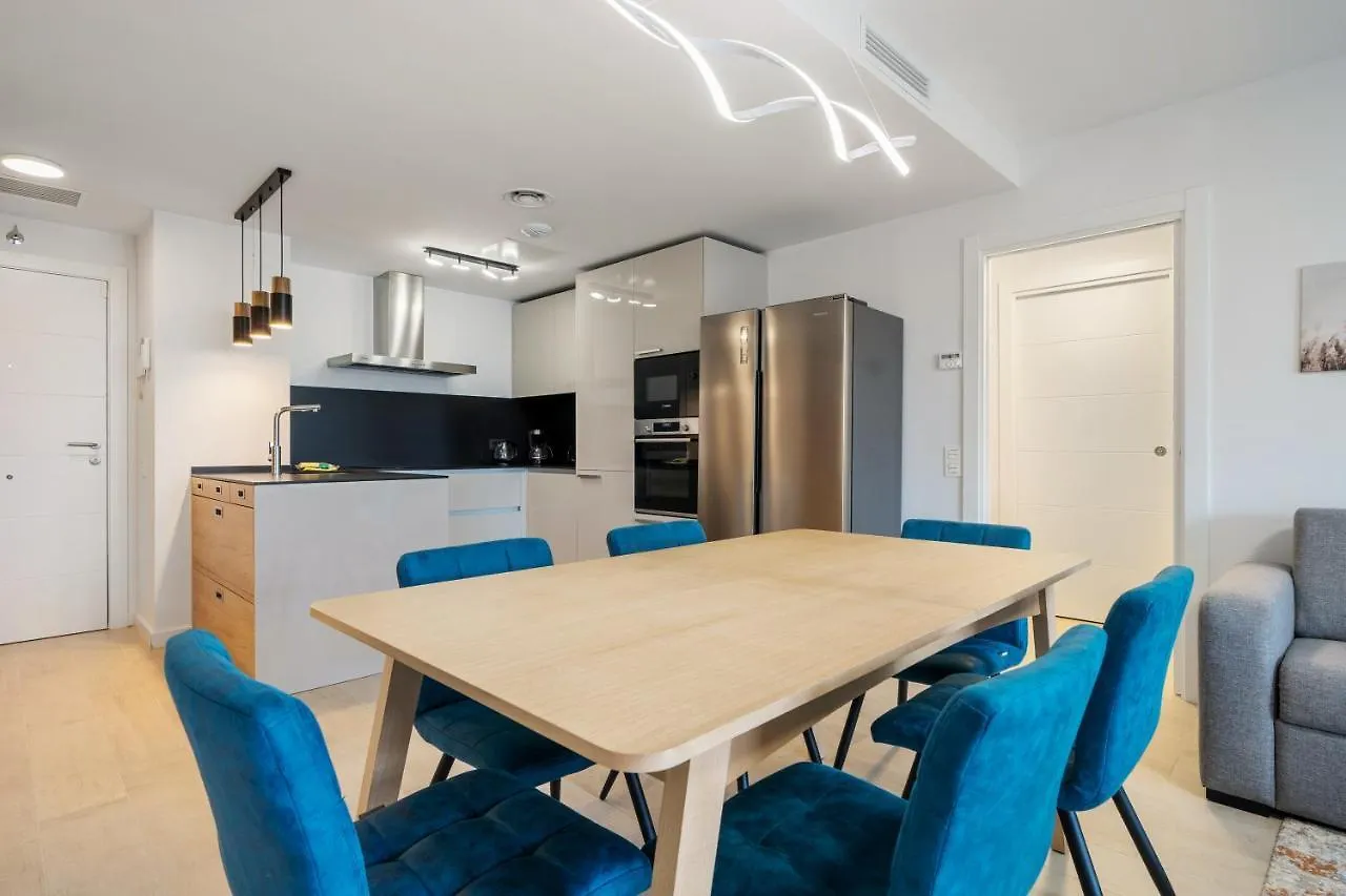Magical 2Br Condo In The Heart Of Cambrils Apartman